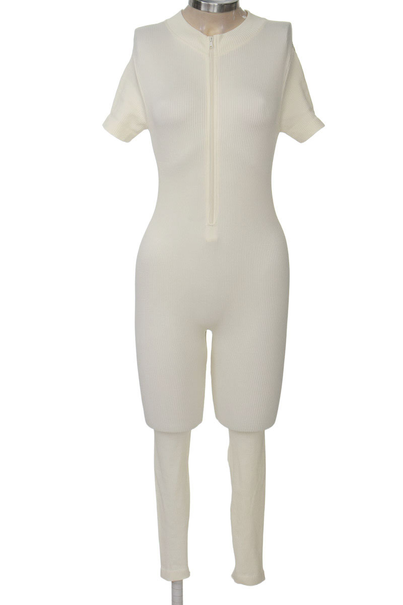 Ropa Deportiva / Salida de Baño color Beige - Closeando