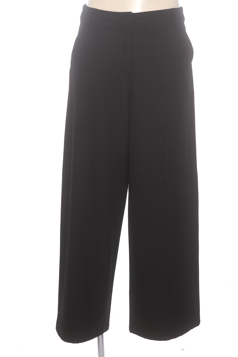Pantalones color Negro - Basement