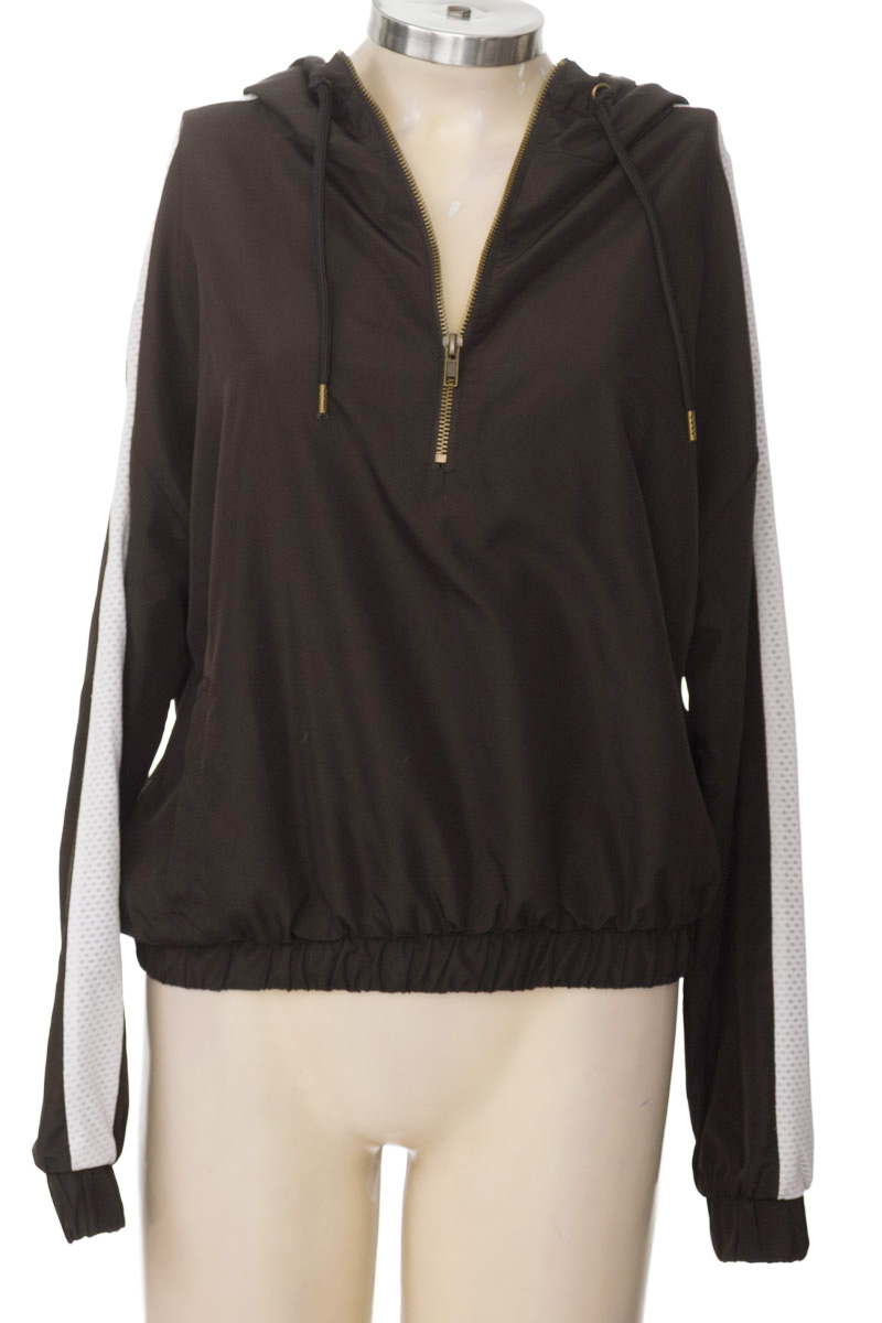 Chaqueta / Abrigo color Negro - Forever 21