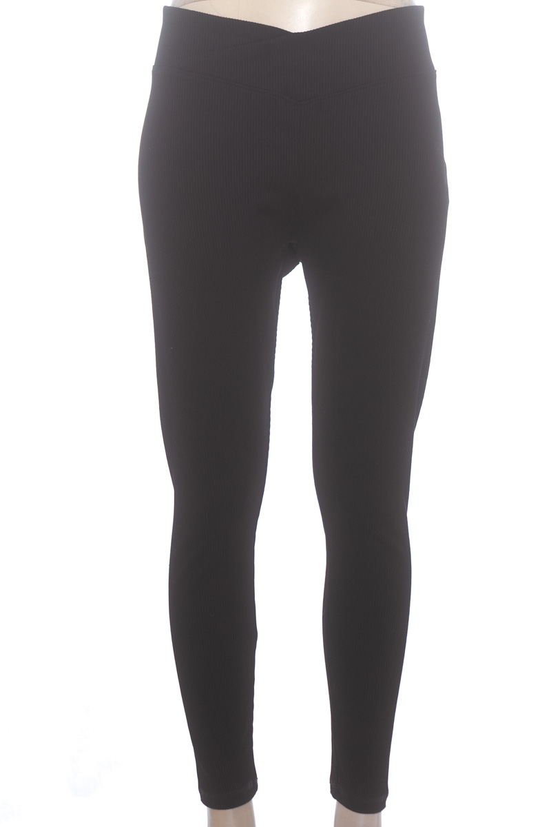 Pantalones color Negro - Divided by H&M