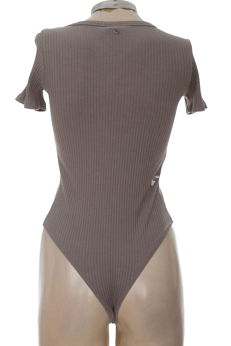 Top / Camiseta color Gris - DENIMLAB