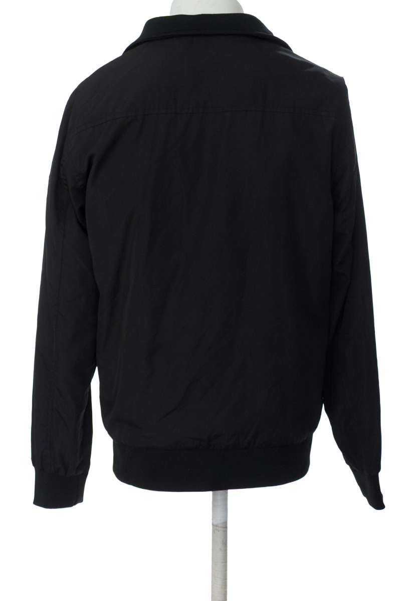 Chaqueta color Negro - Closeando