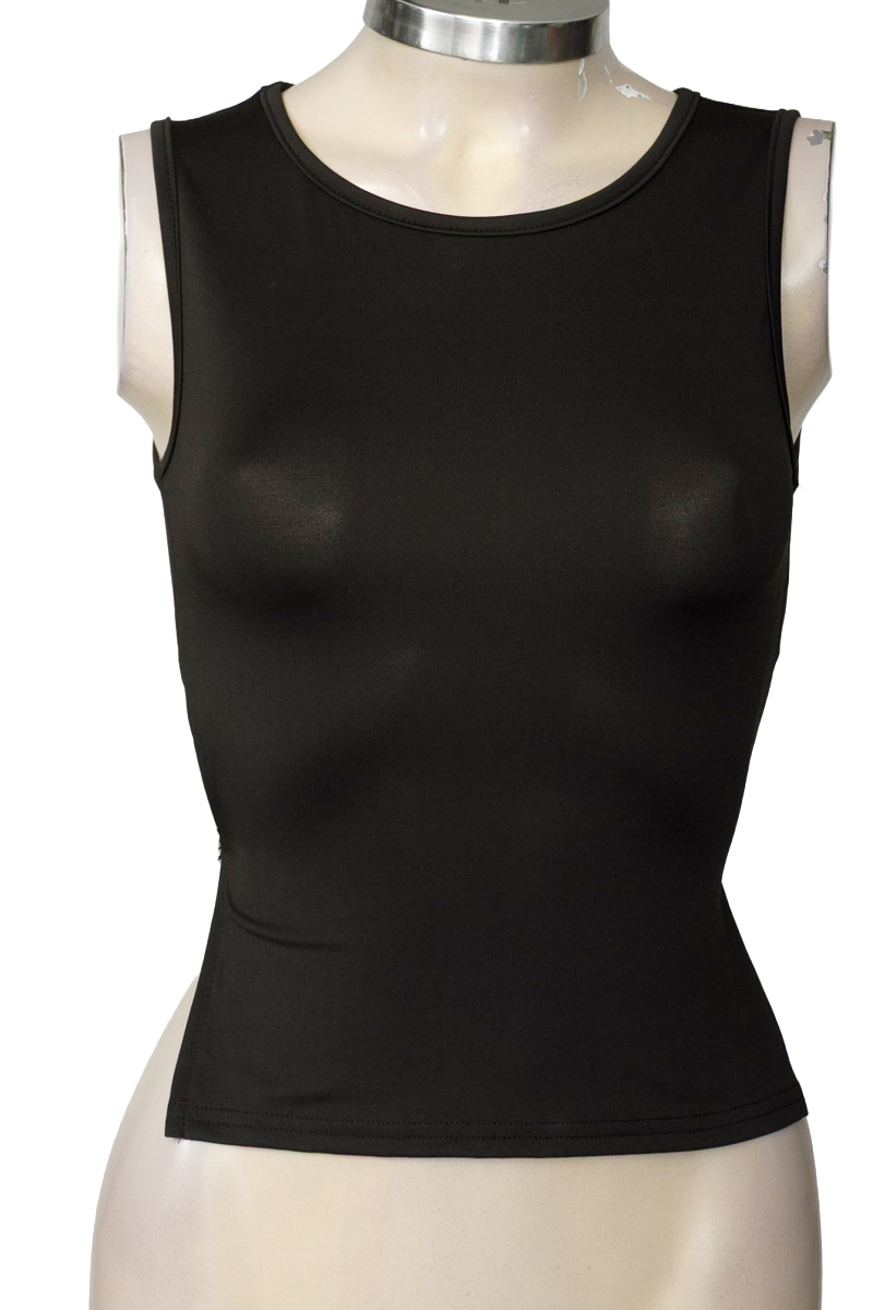 Top / Camiseta color Negro - Closeando