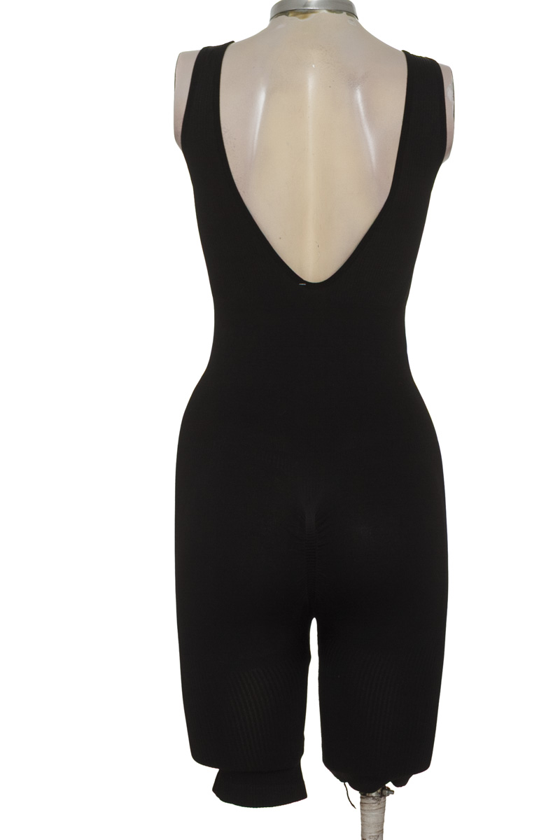Vestido / Enterizo color Negro - Closeando