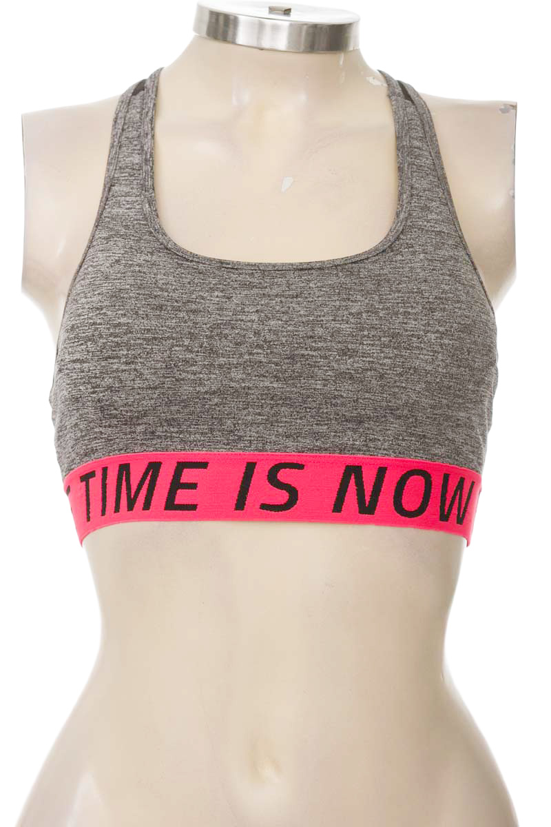 Ropa Deportiva / Salida de Baño color Gris - Closeando