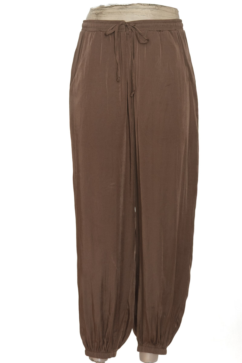 Pantalones color Verde - Zara