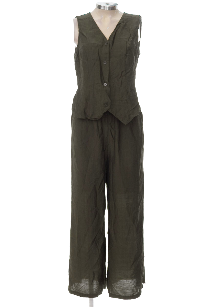 Vestido / Enterizo color Verde - Closeando