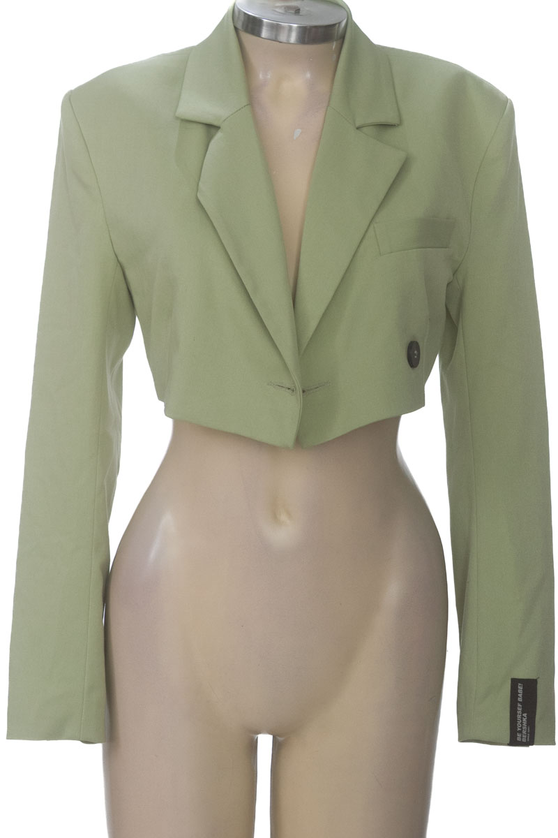 Chaqueta / Abrigo color Verde - Bershka