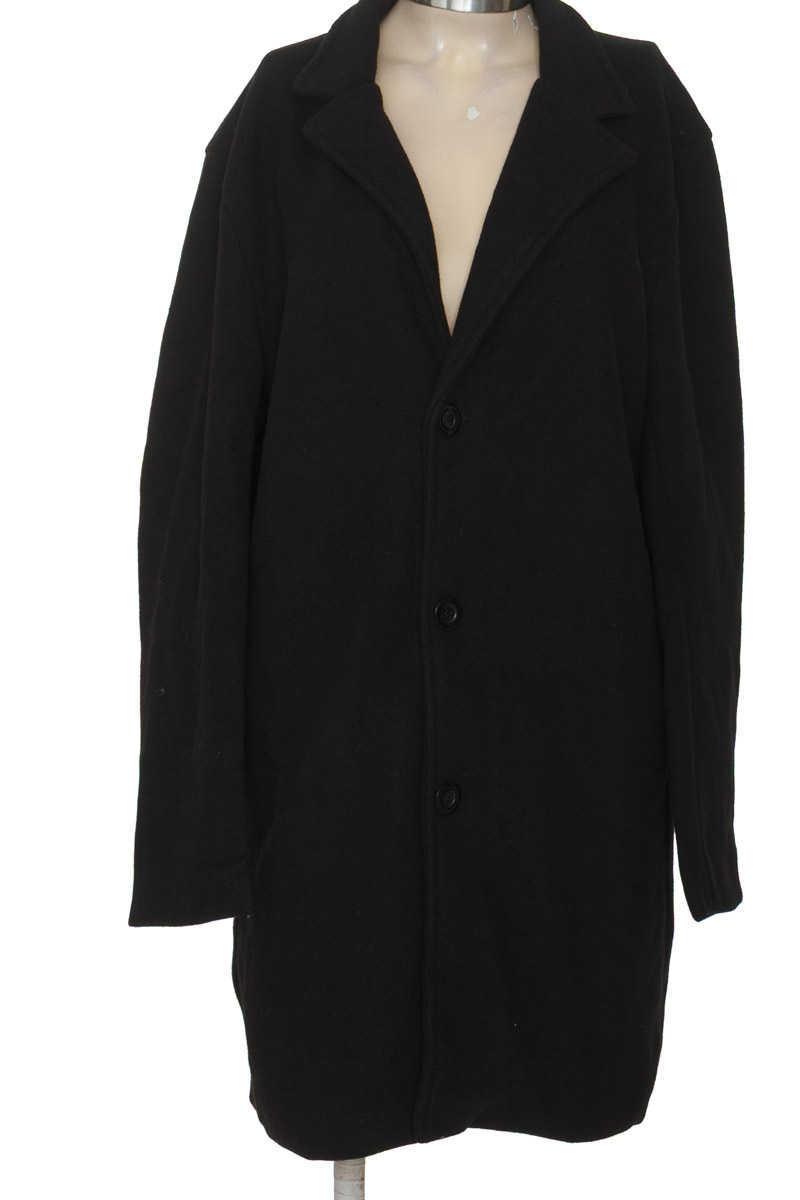 Chaqueta / Abrigo color Negro - Closeando