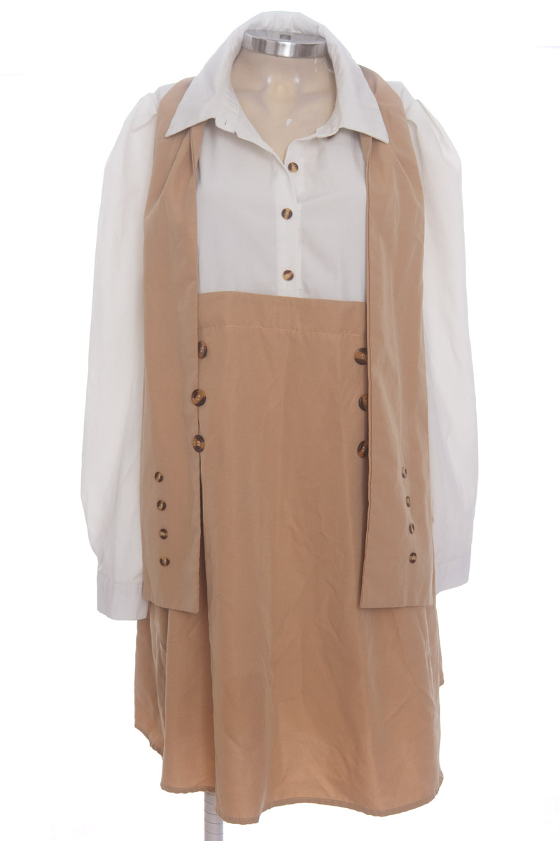 Vestido / Enterizo color Beige - Closeando