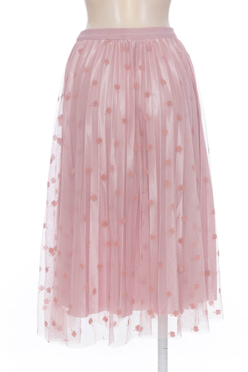 Falda color Rosado - Closeando