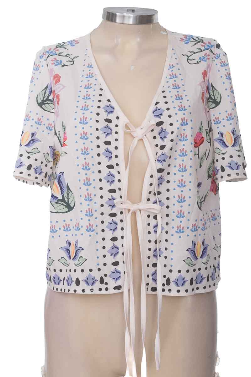 Top / Camiseta color Blanco - Closeando