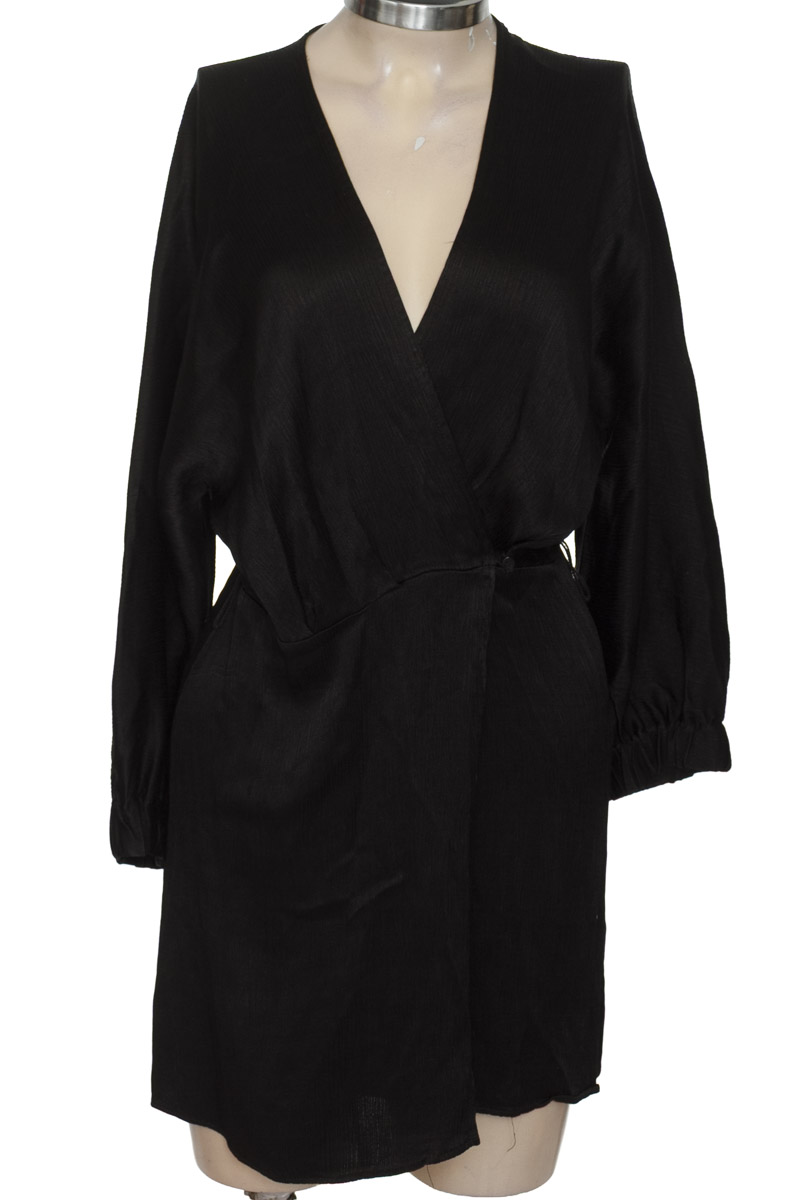 Vestido / Enterizo color Negro - Zara