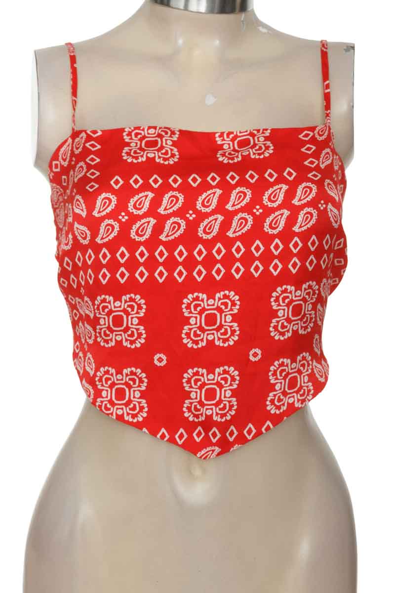 Top / Camiseta color Rojo - Stradivarius