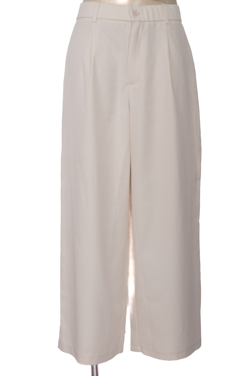 Pantalones color Beige - Closeando