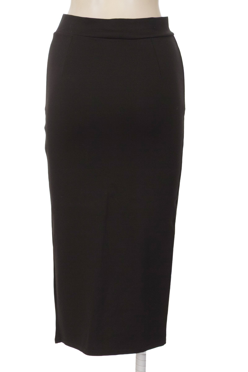 Falda color Negro - J.Lo