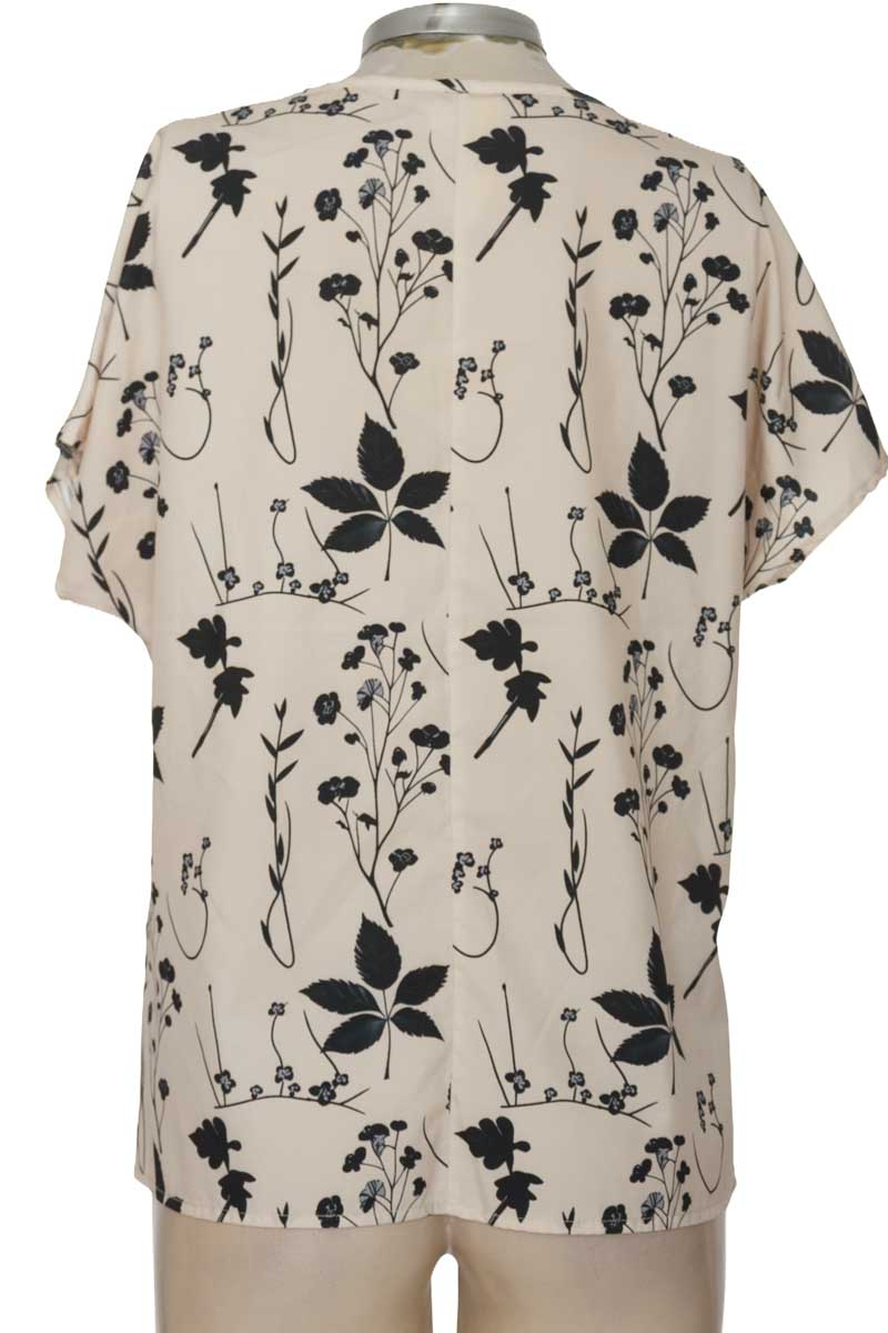 Top / Camiseta color Beige - Closeando
