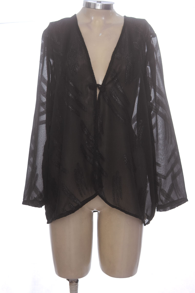 Blusa color Negro - Closeando