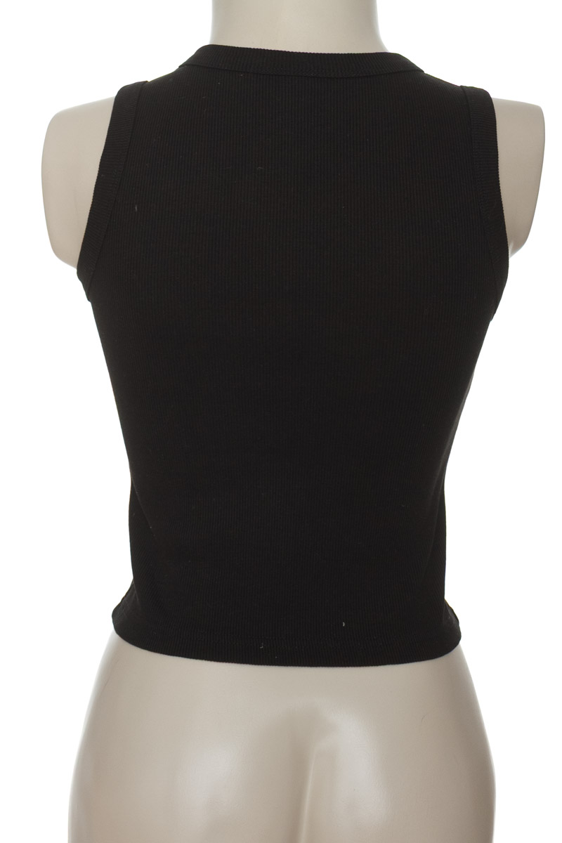 Top / Camiseta color Negro - Gu.