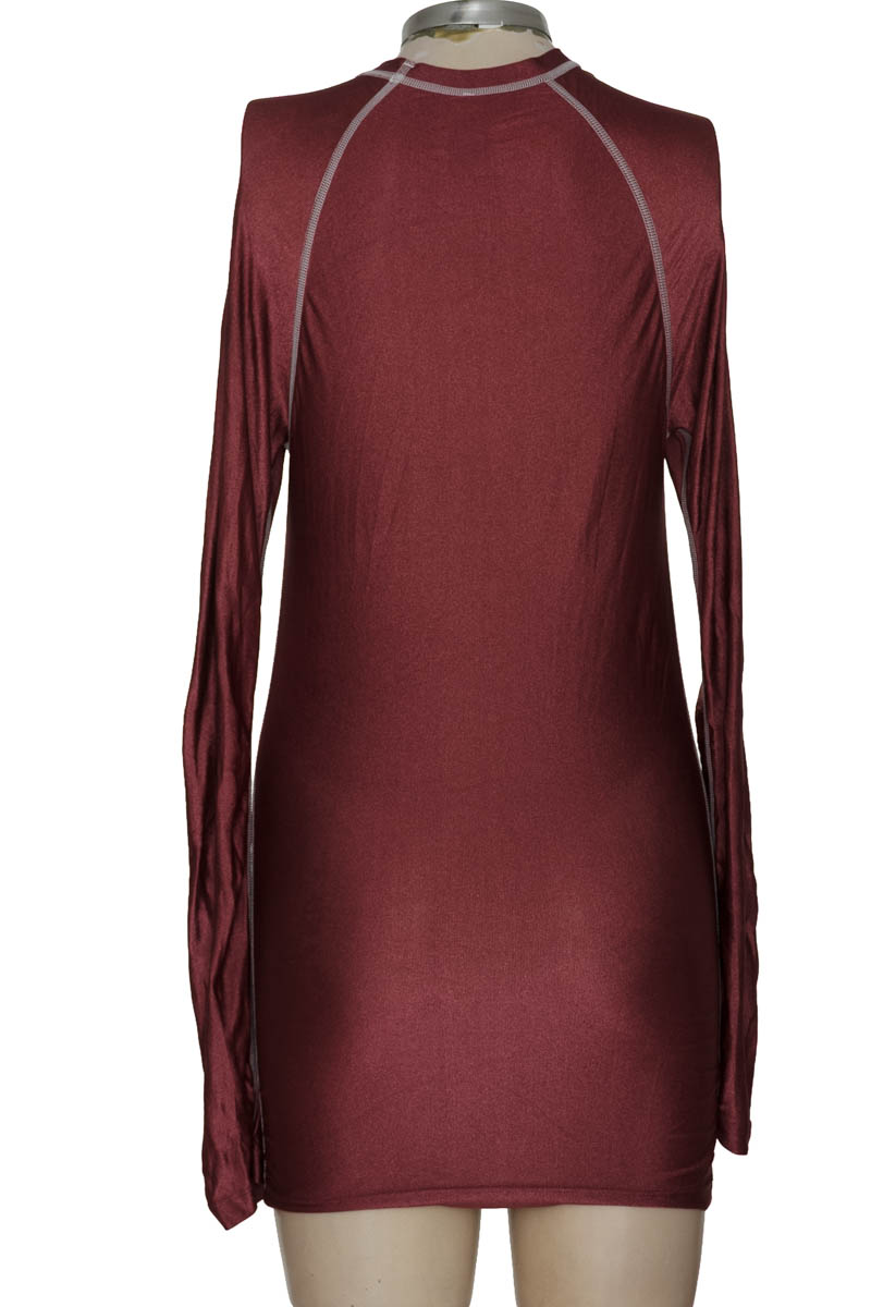 Ropa Deportiva / Salida de Baño color Vinotinto - Speedo