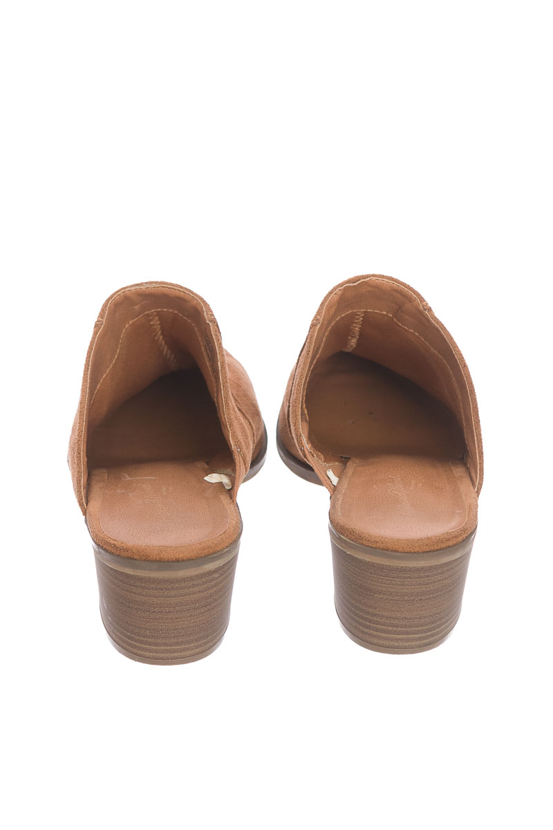 Zapatos color Café - Universal Thread talla 8 de Segunda Mano | Closeando