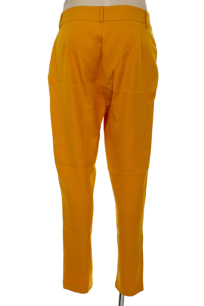 Pantalones color Mostaza - Closeando