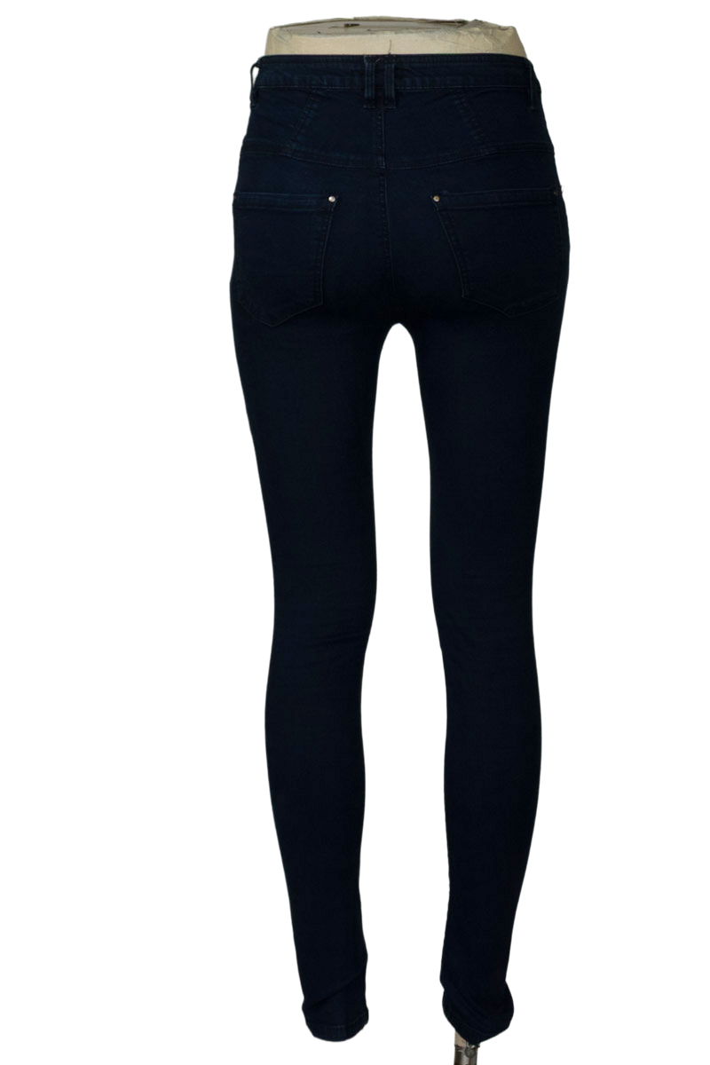 Pantalones color Azul - Stradivarius