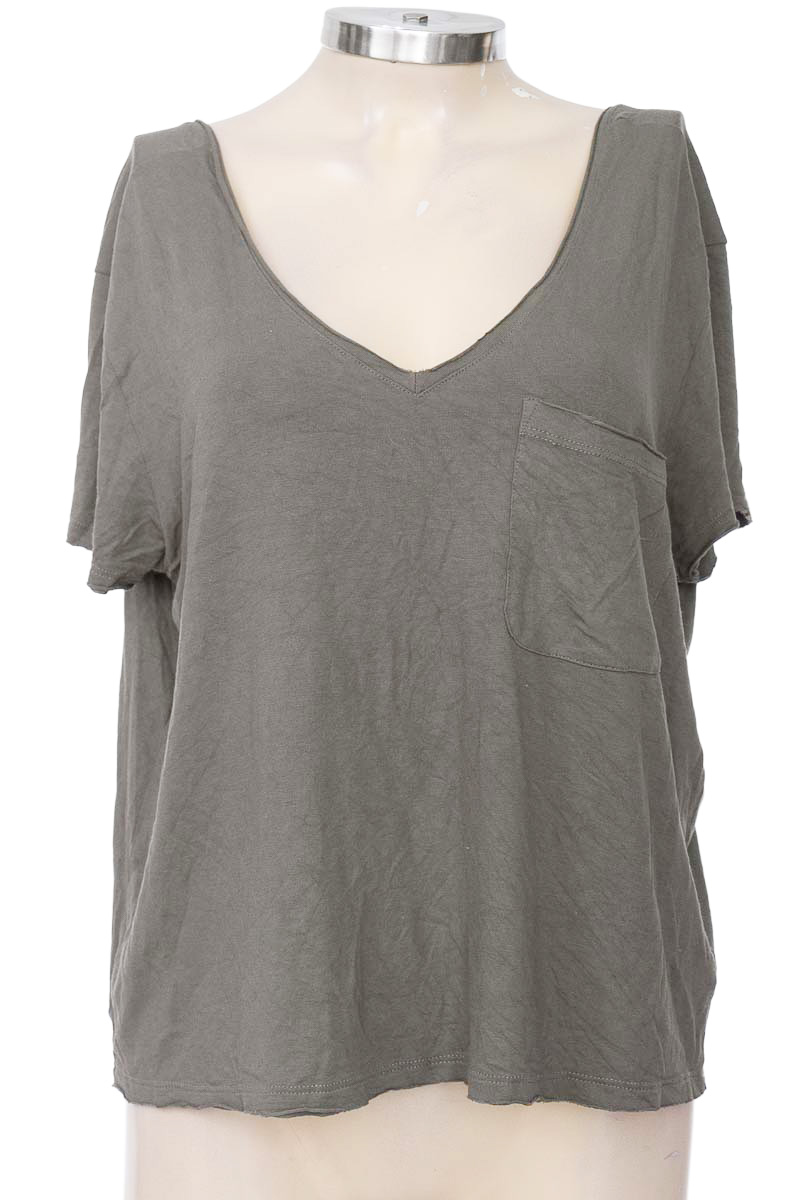 Top / Camiseta color Gris - Color Blue