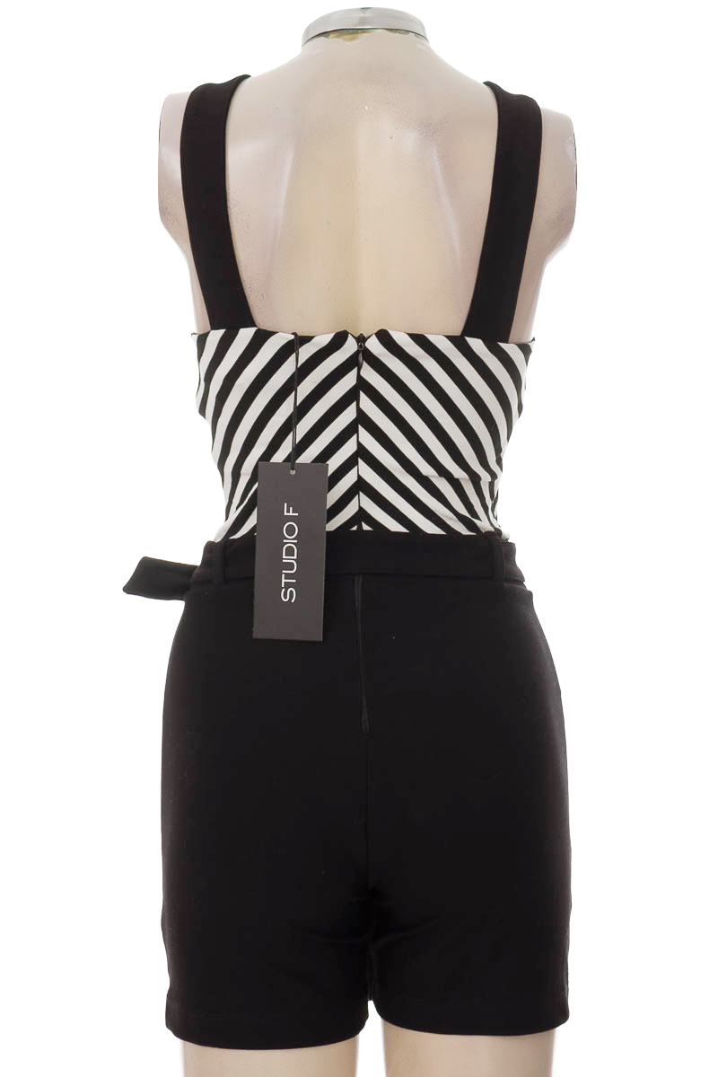 Vestido / Enterizo color Negro - Studio F