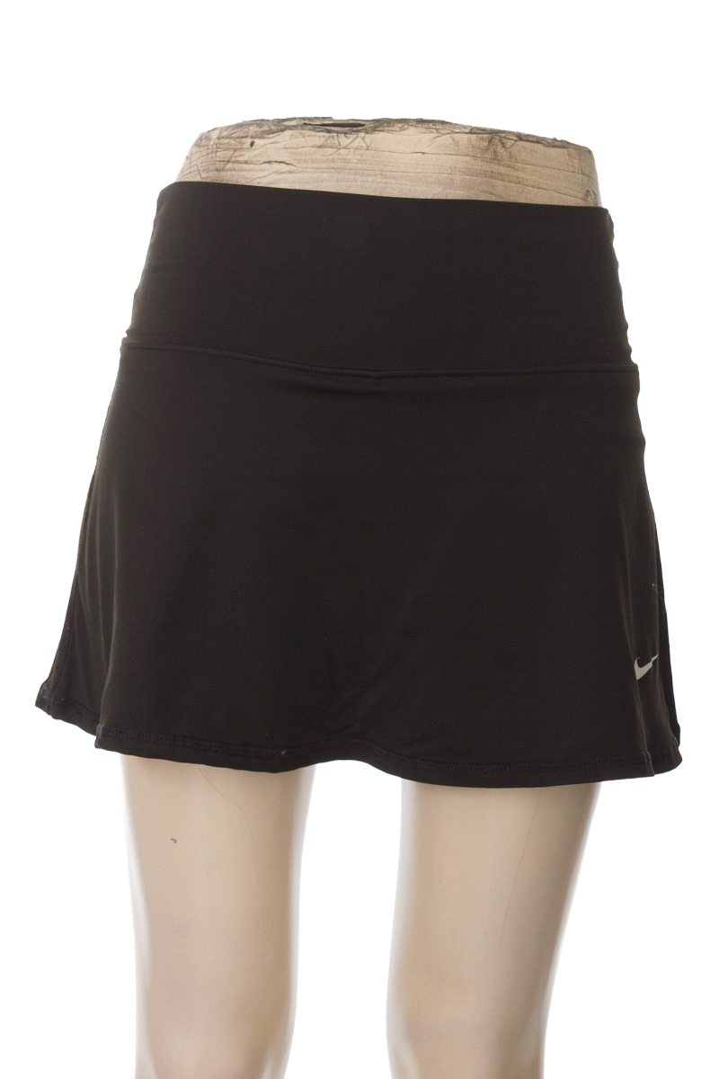 Ropa Deportiva / Salida de Baño color Negro - Closeando