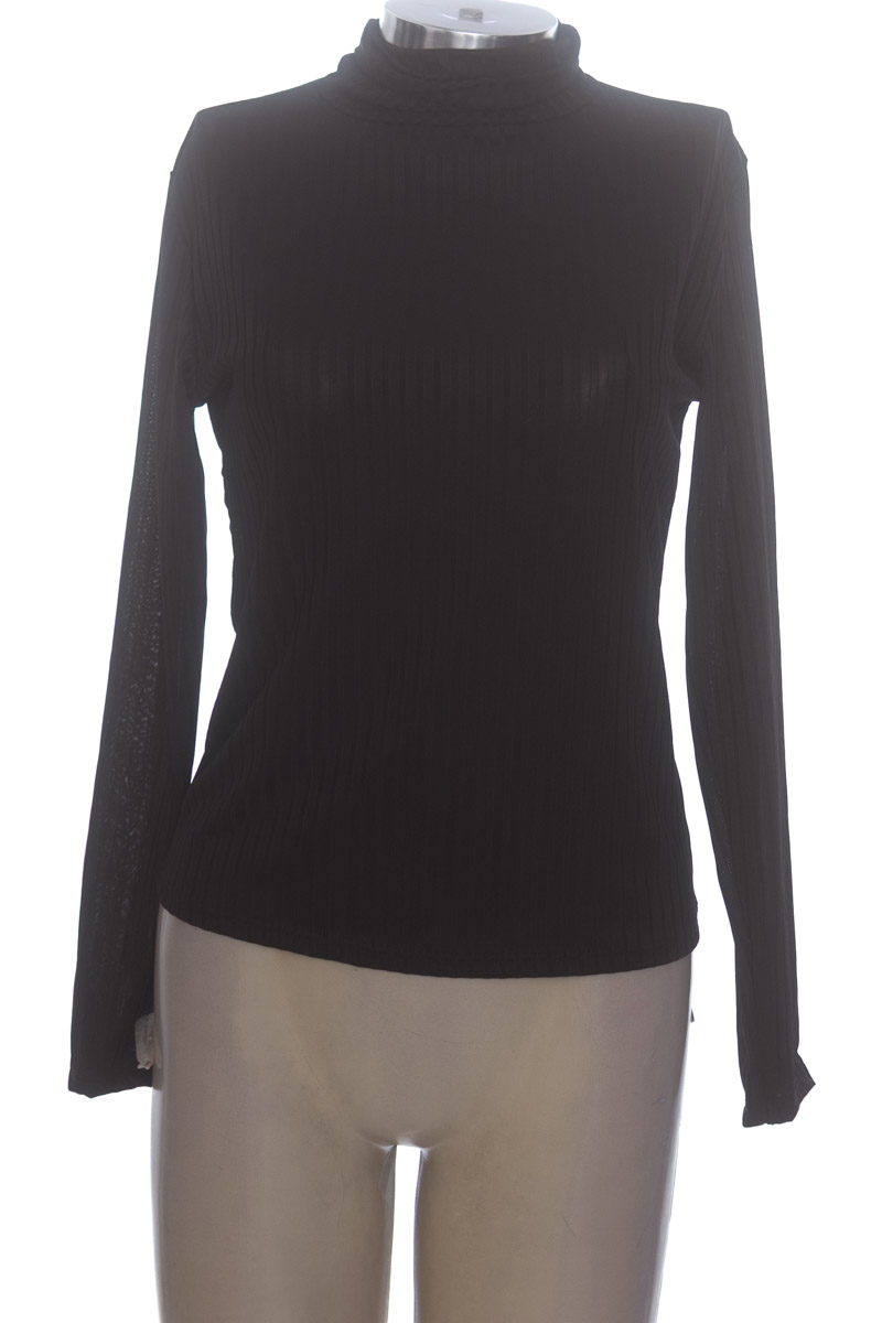 Top / Camiseta color Negro - Real Human