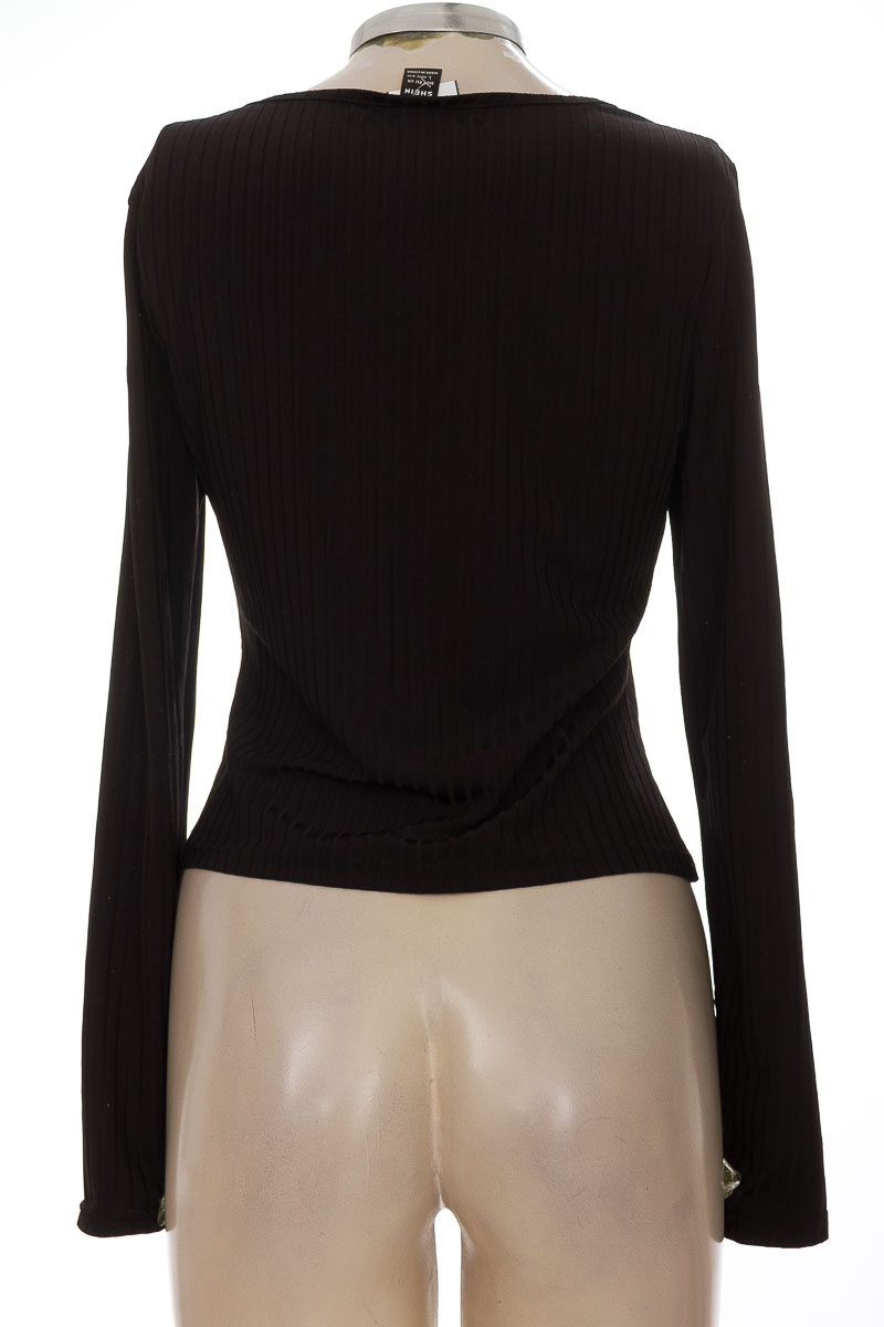 Top / Camiseta color Negro - Shein