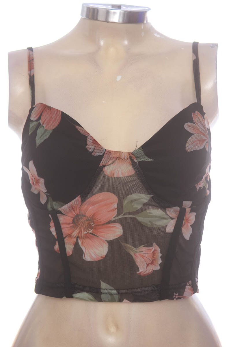 Top / Camiseta color Negro - Shein