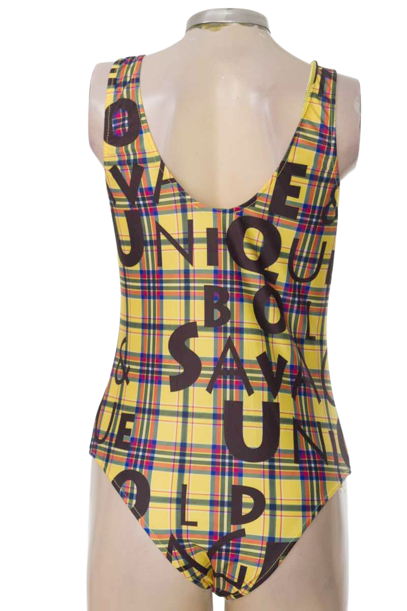 Top / Camiseta color Amarillo - Signature 8