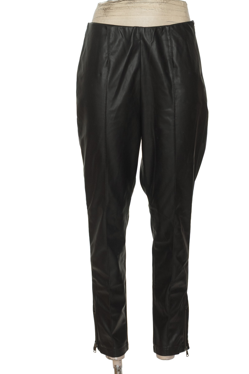Pantalones color Negro - Dahla
