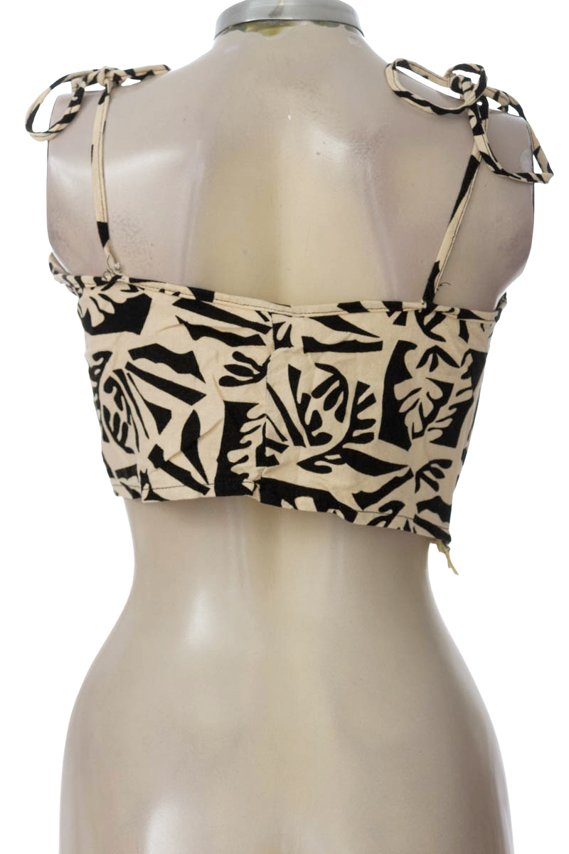 Top / Camiseta color Beige - Closeando