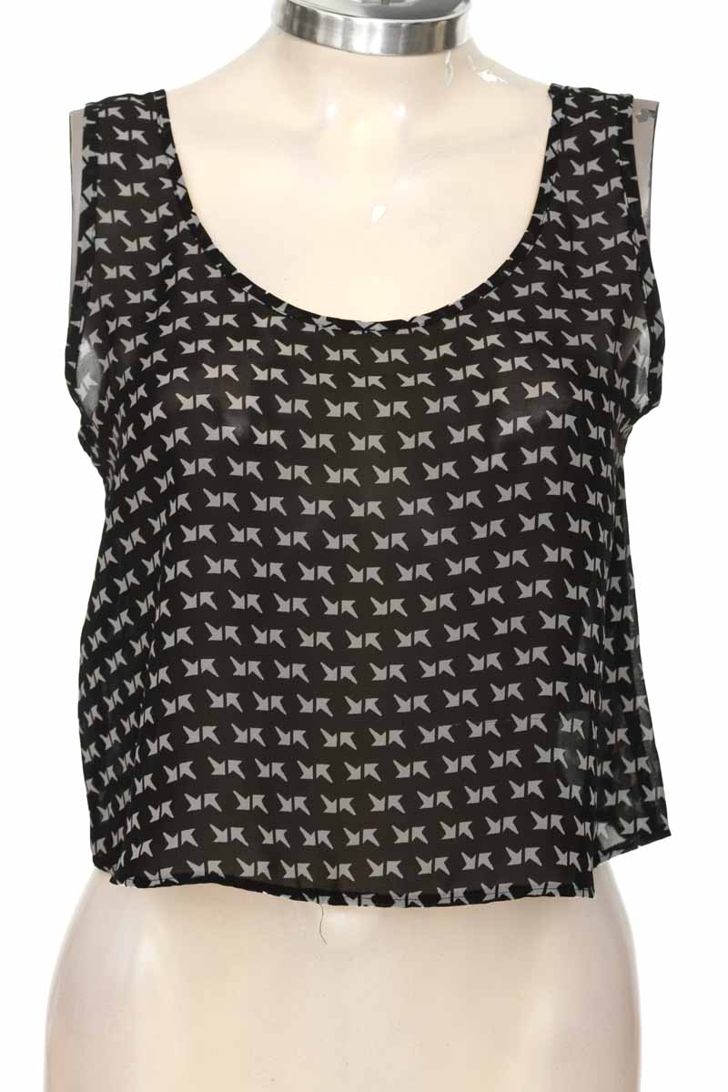 Top / Camiseta color Negro - Seven Seven