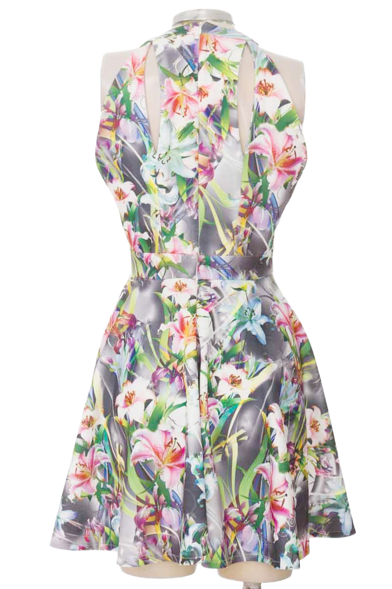 Vestido / Enterizo color Gris - Closeando