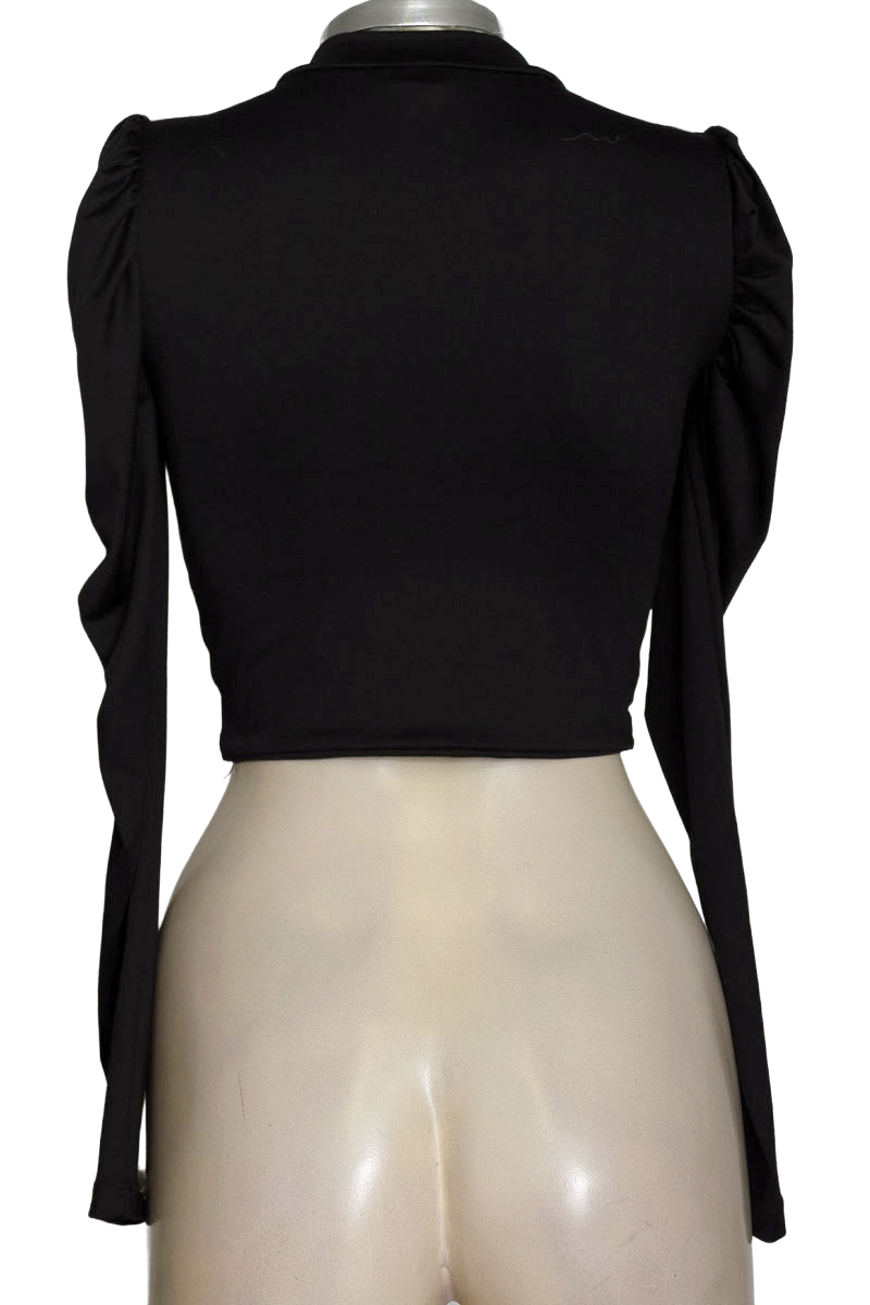Top / Camiseta color Negro - Closeando