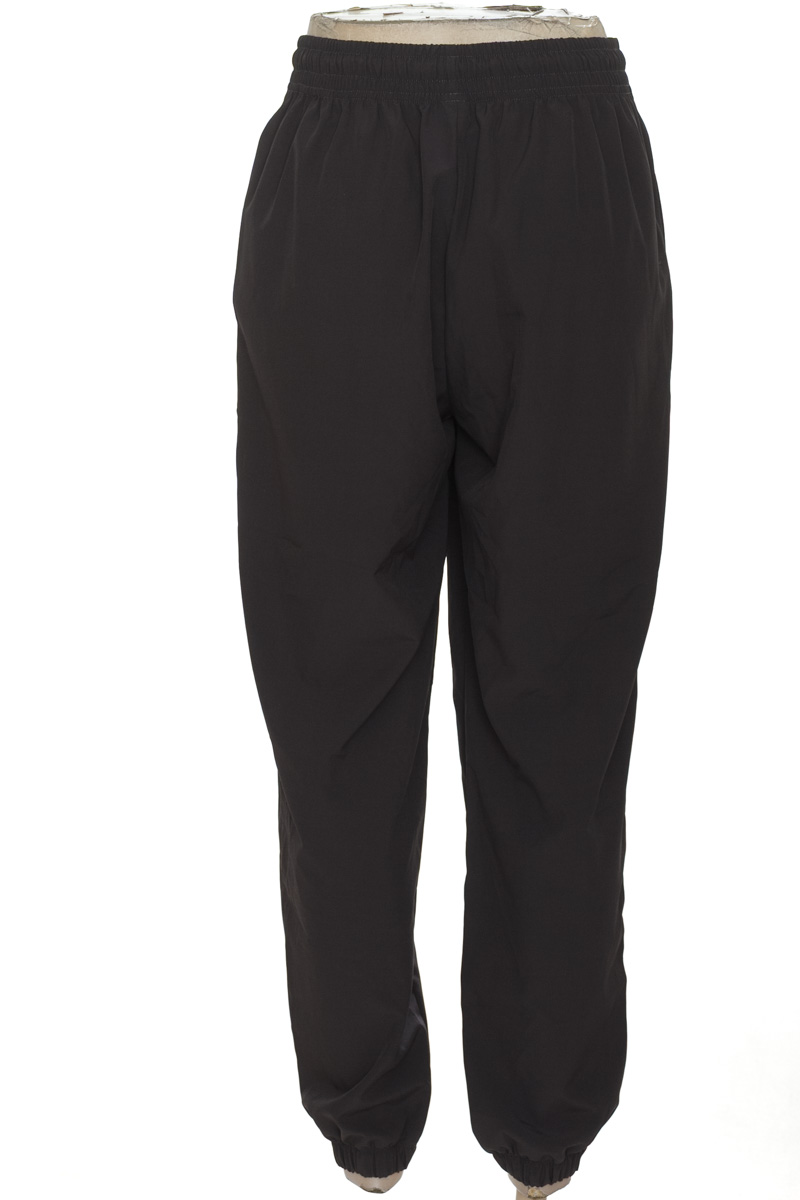 Ropa Deportiva color Gris - Sto active