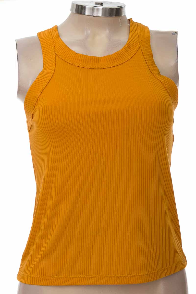 Top / Camiseta color Mostaza - Leonisa