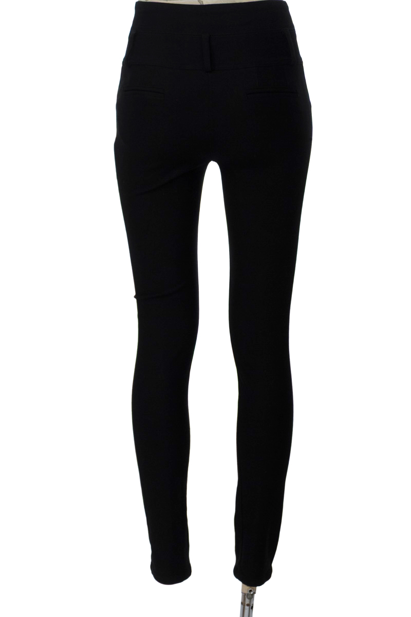 Pantalones color Negro - Everest
