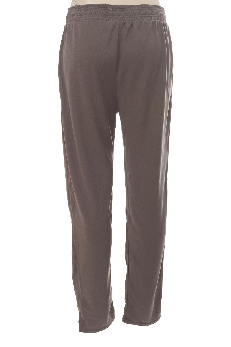 Ropa Deportiva color Gris - Yazo