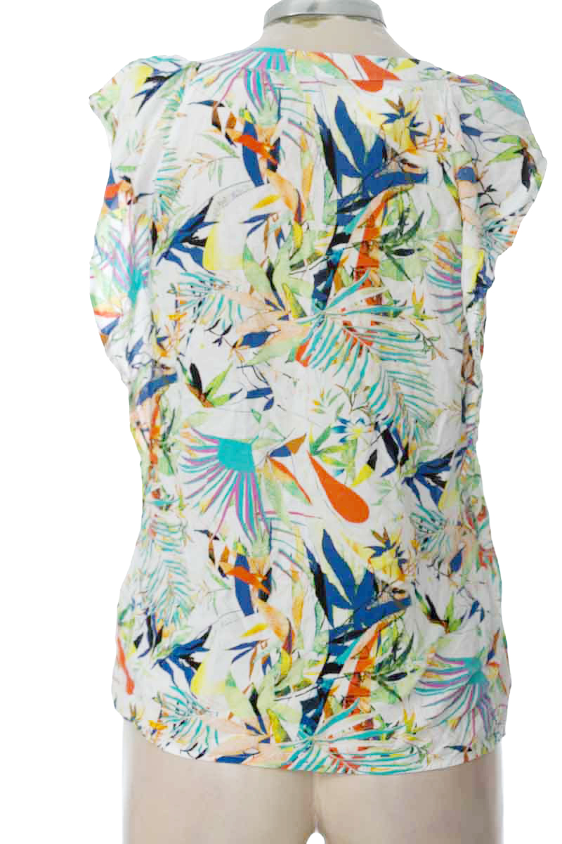 Top / Camiseta color Estampado - Basement