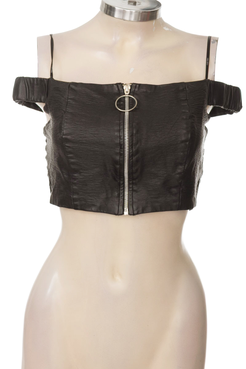 Top / Camiseta color Negro - Forever 21