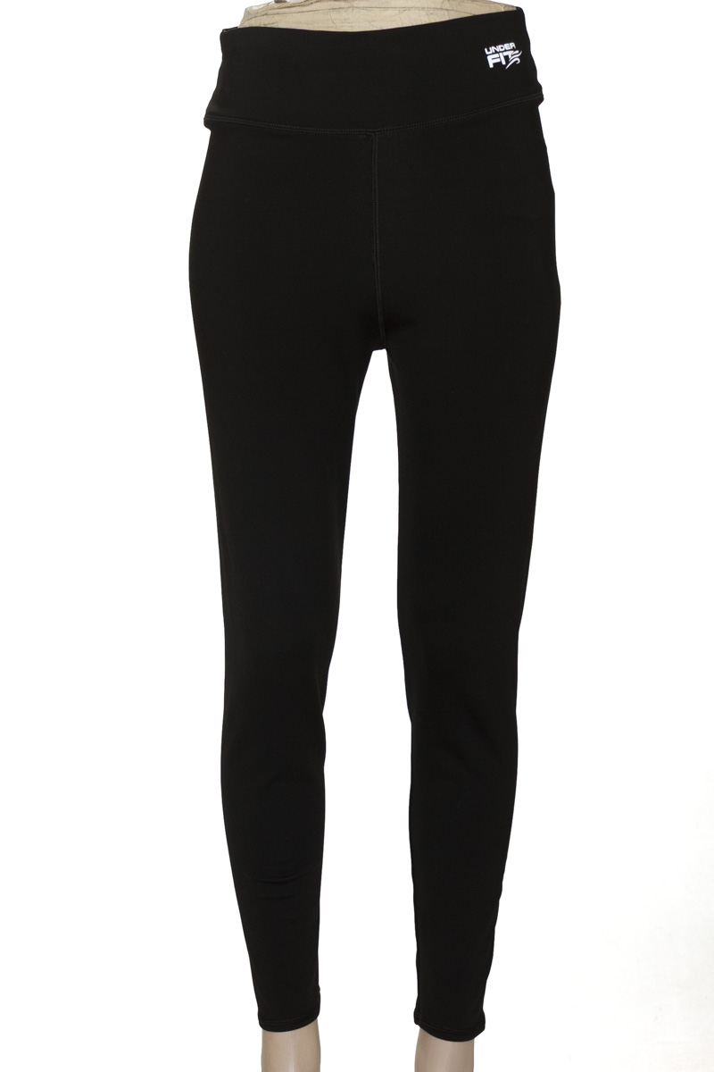 Ropa Deportiva / Salida de Baño color Negro - Closeando