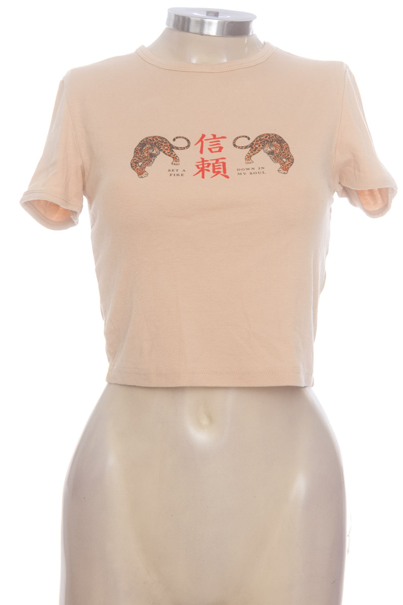Top / Camiseta color Beige - Bershka