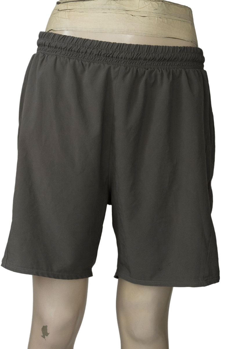 Ropa Deportiva color Gris - Closeando