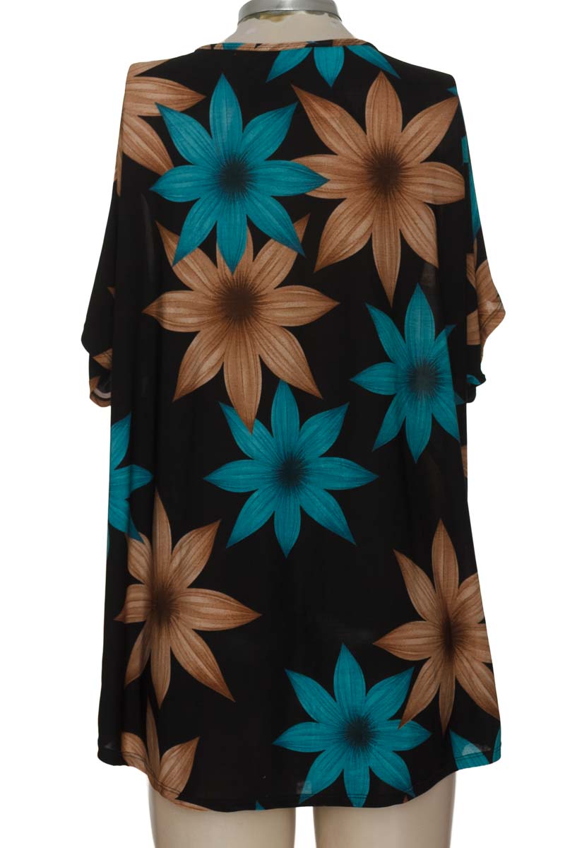 Blusa color Negro - Closeando