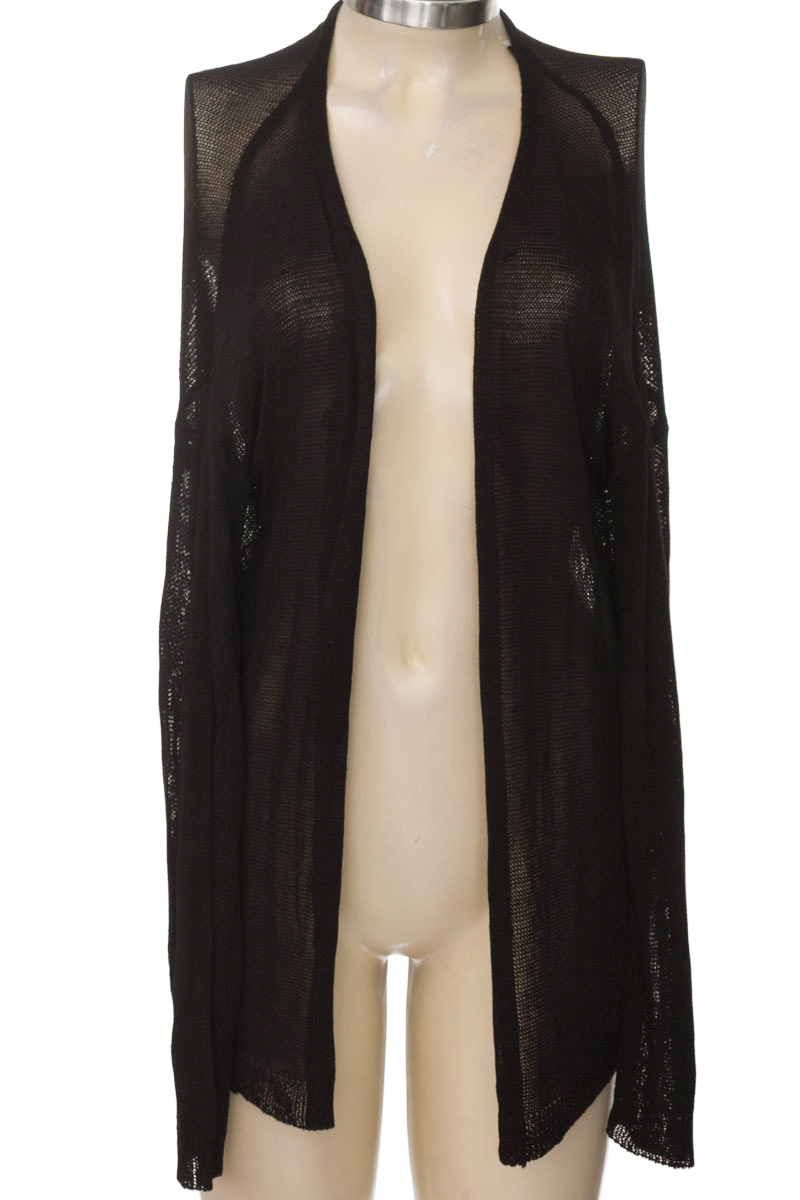 Sweater color Negro - Closeando